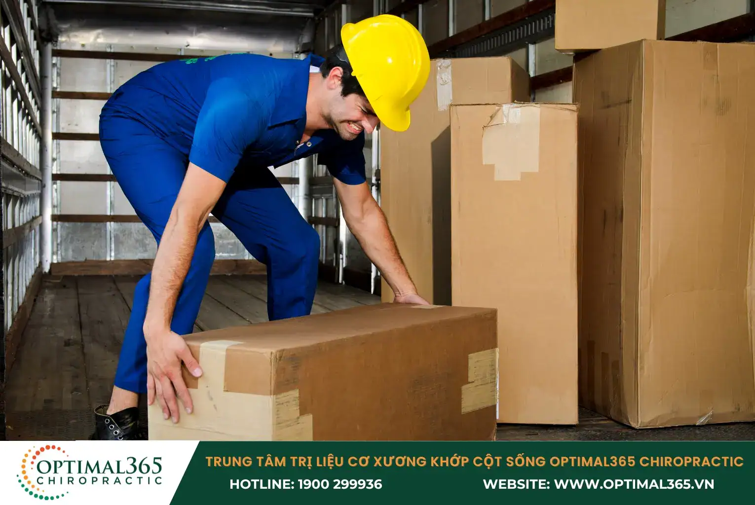 Khuân vác nặng đòi hỏi phải thực hiện các động tác lặp đi lặp lại gây áp lực lên cột sống cổ