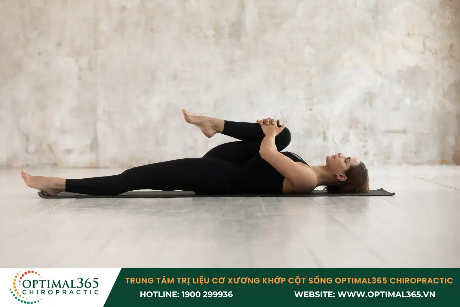 Bài tập kéo giãn cơ lưng, co 1 chân