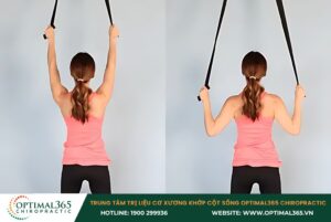 Đứng kéo căng cơ lưng xô