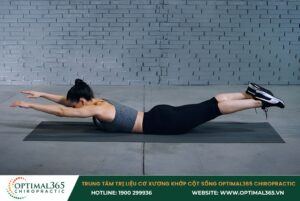 Tư thế siêu nhân - nâng tay và chân