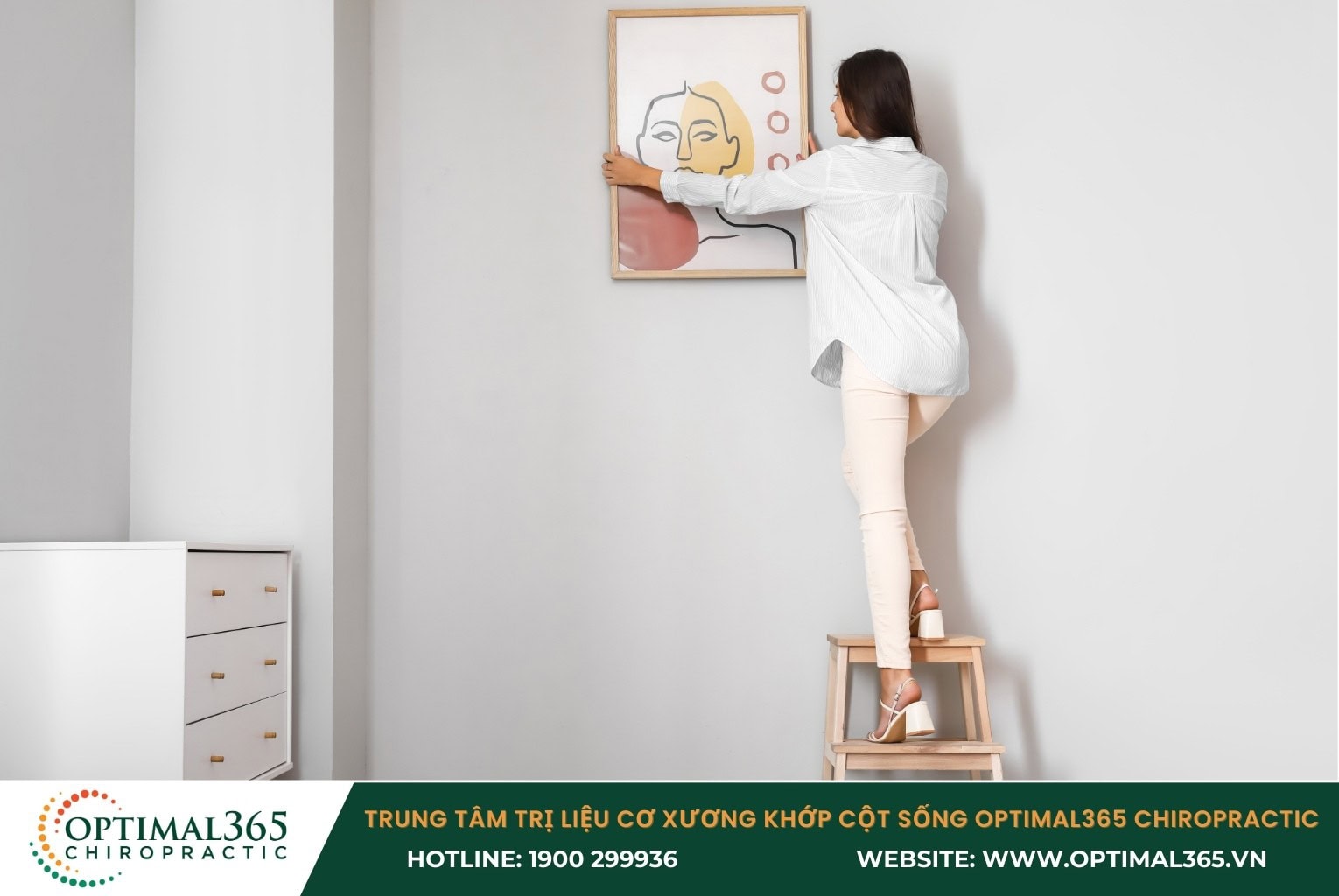 Không kiễng chân khi lấy đồ vật ở trên cao