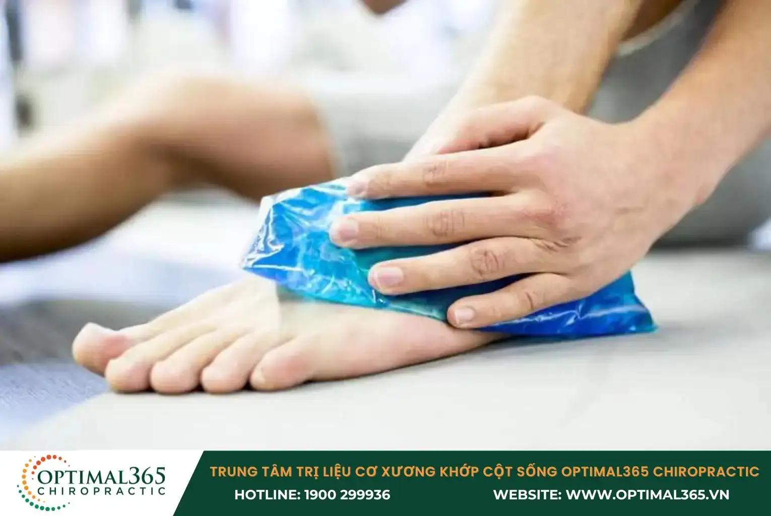 Chường lạnh giúp co mạch máu, hạn chế máu chảy đến vùng tổn thương, từ đó giảm sưng