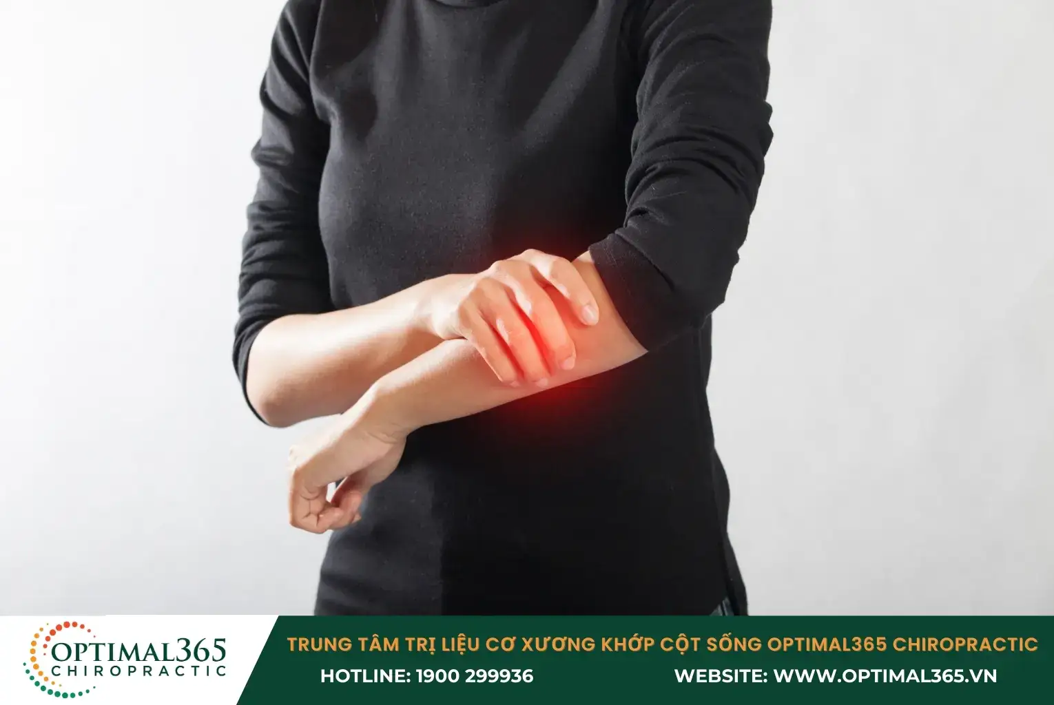 Continuous or Intermittent Pain: Prolonged wrist pain can be constant or may occur in episodes.