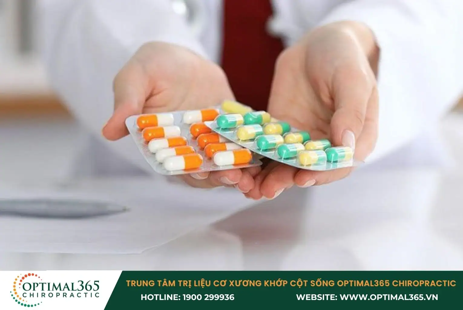 Khi sử dụng thuốc giảm đau, bạn cần tham khảo ý kiến của bác sĩ hoặc dược sĩ