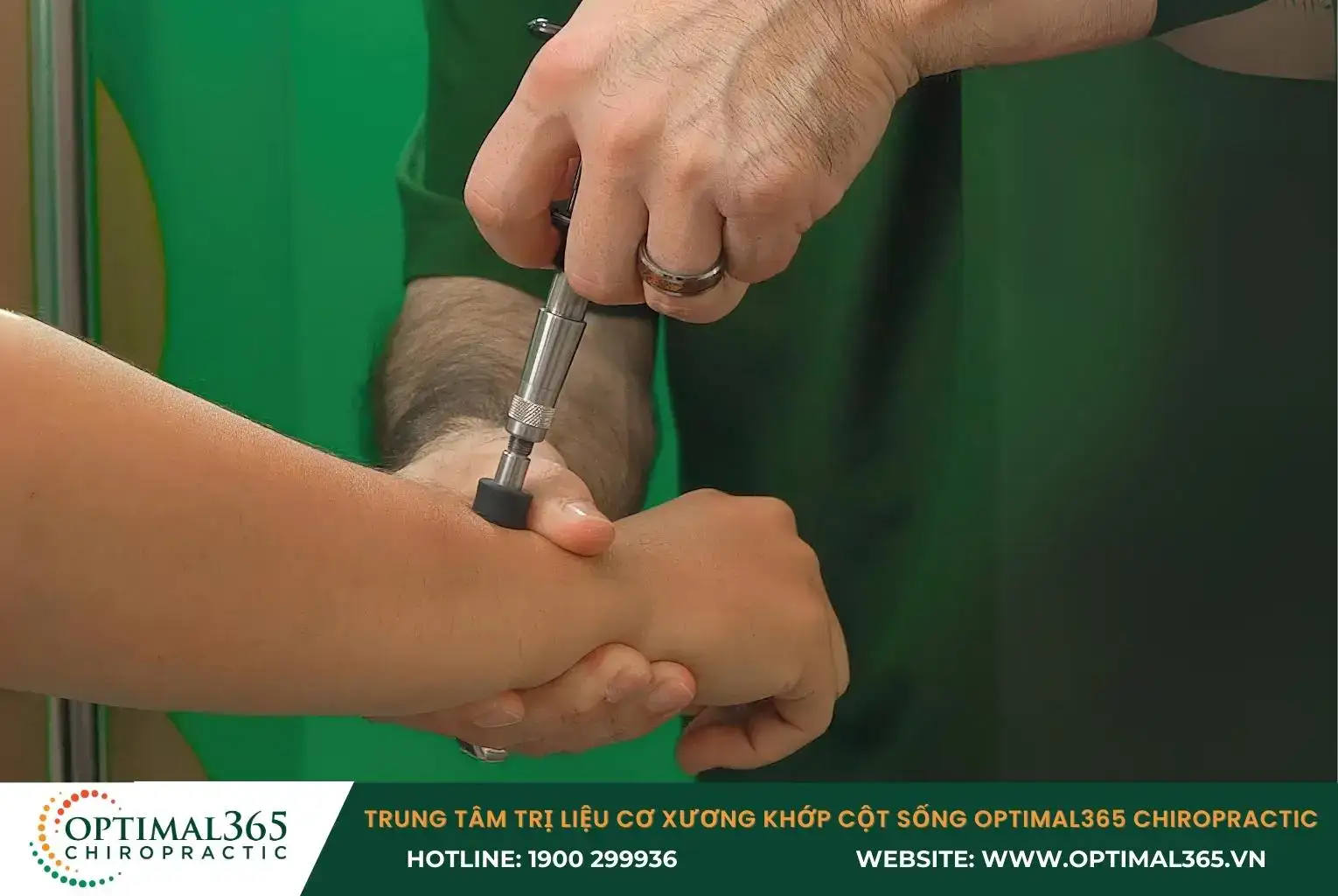 Điều trị chấn thương cổ tay tại Optimal365 Chiropractic