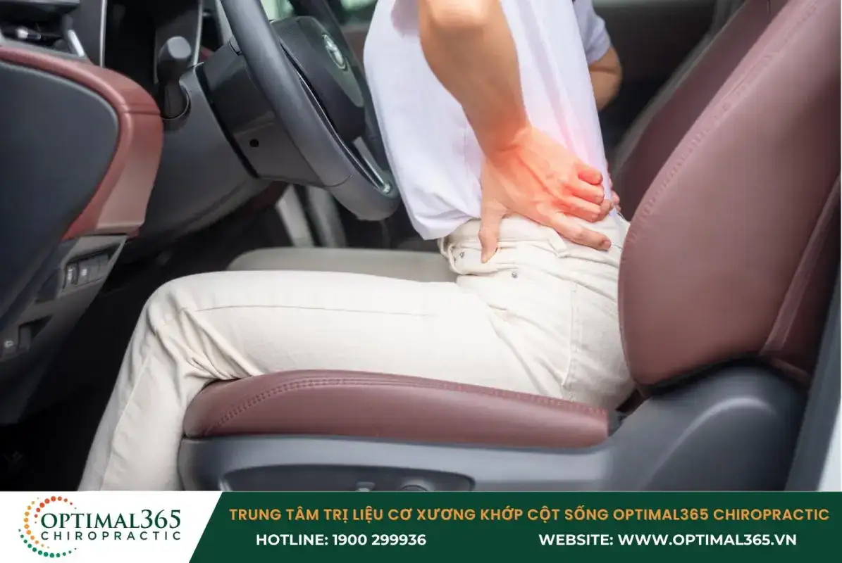 Làm việc, sinh hoạt sai tư thế gây áp lực cho xương khớp