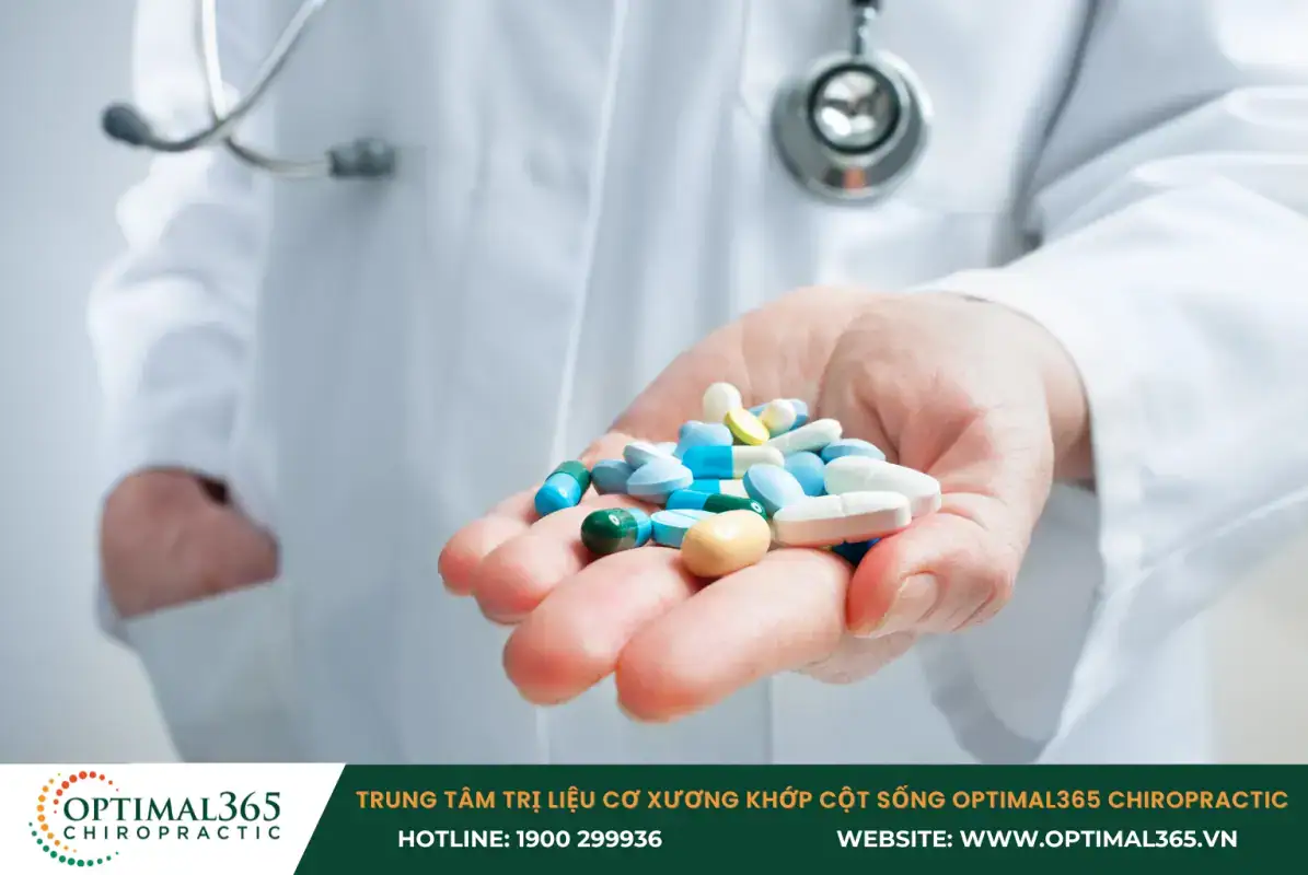 Corticoid là loại thuốc chống viêm, ức chế miễn dịch dùng trong điều trị các bệnh viêm khớp