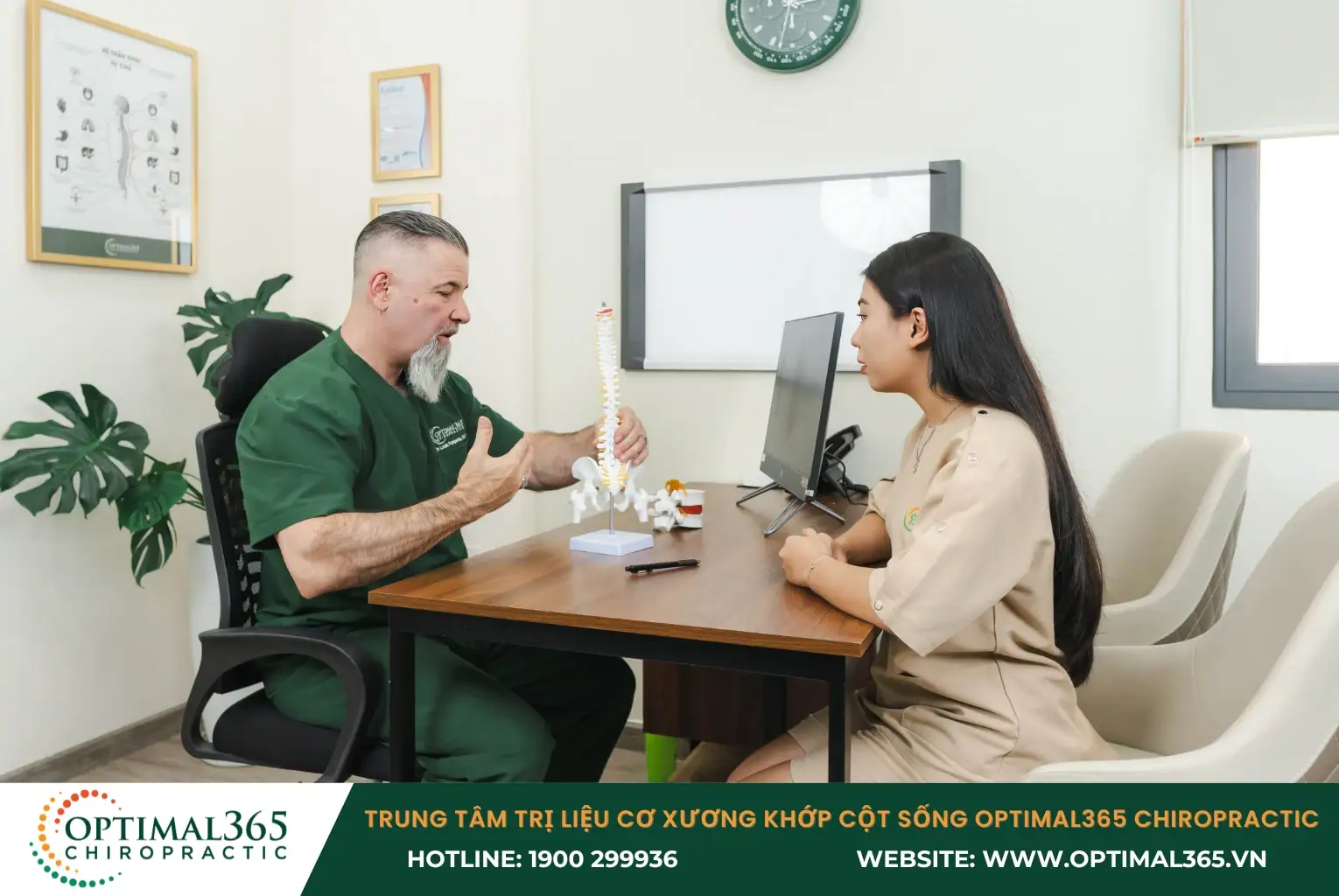 Thăm khám tại Optimal365 Chiropractic để phát hiện đau lưng và điều trị sớm