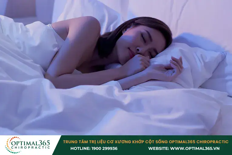 Người bệnh đau đầu cần được nghỉ ngơi, ngủ đủ giấc