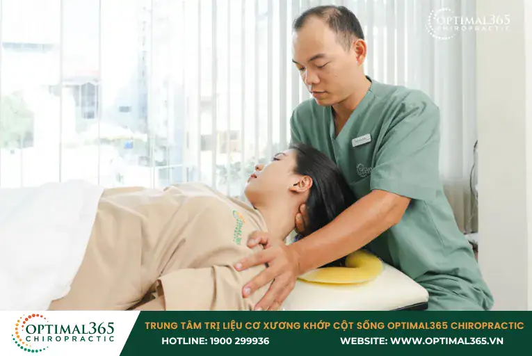 Trị đau nhức đầu an toàn, hiệu quả tại Optimal365 Chiropractic