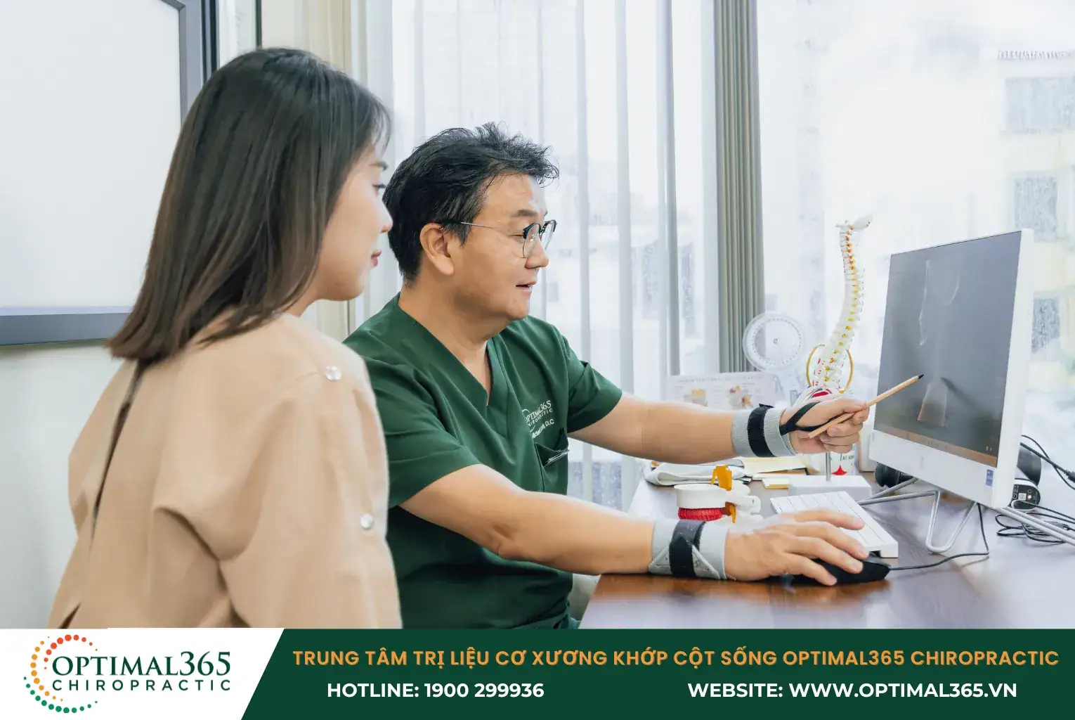 Thăm khám bác sĩ ngay khi cơn đau đầu ngày càng nghiêm trọng