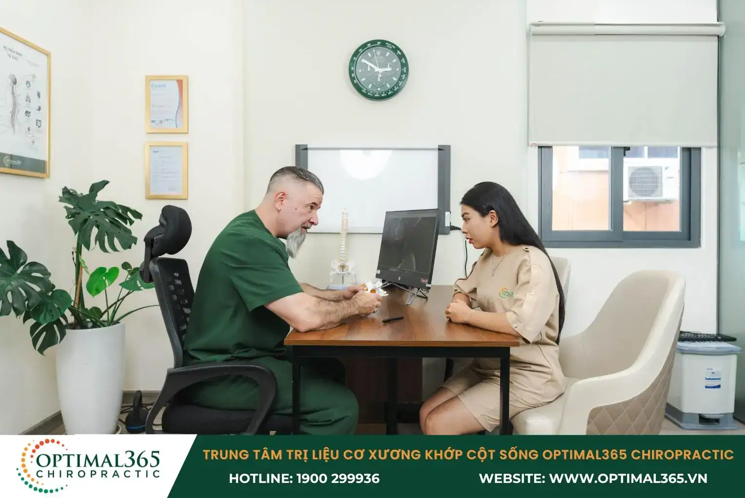 Bác sĩ Louis A Pampena tư vấn cách phòng ngừa chấn thương thể thao cho bệnh nhân