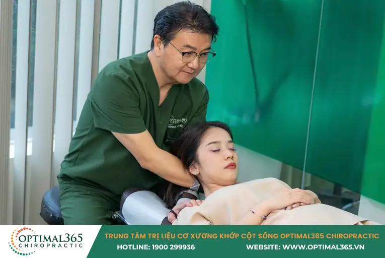 bác sĩ được đào tạo Chiropractic chuẩn Mỹ